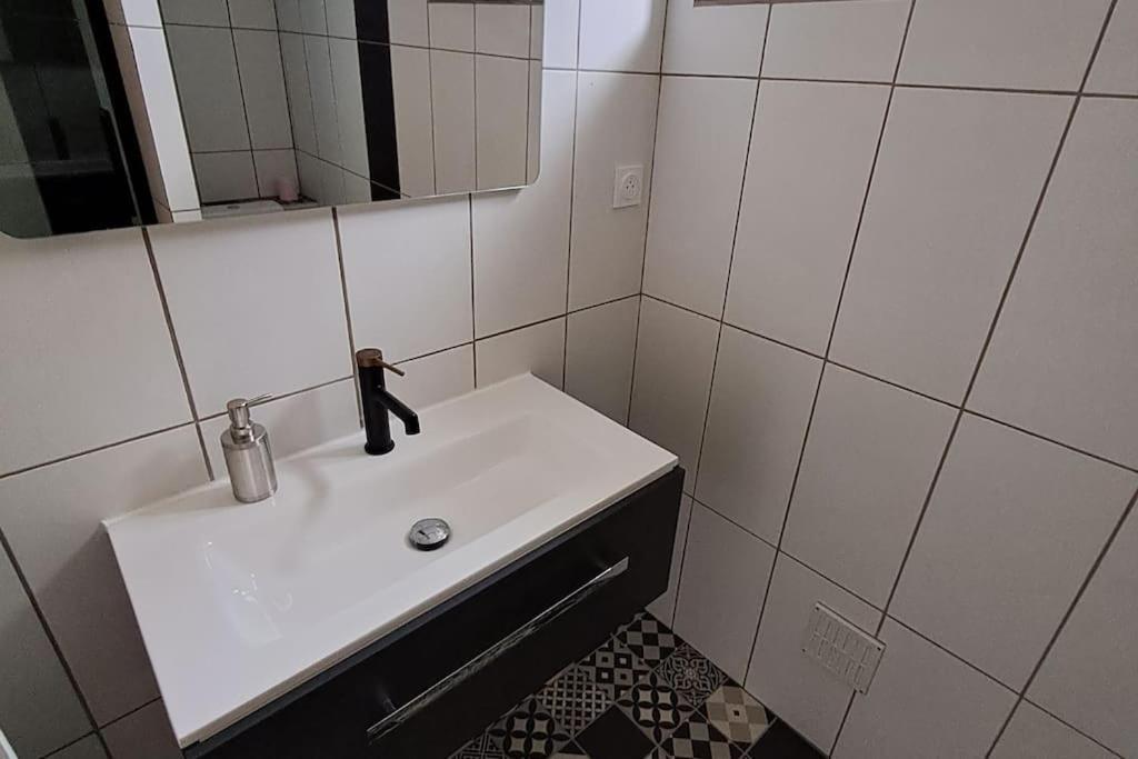 Agreable T2 Classe 3 Etoiles, Refait A Neuf, Dans Quartier Calme Rodez Bagian luar foto